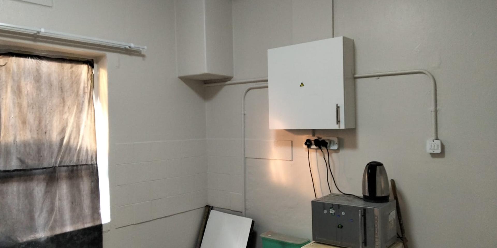 Image 4 of 6