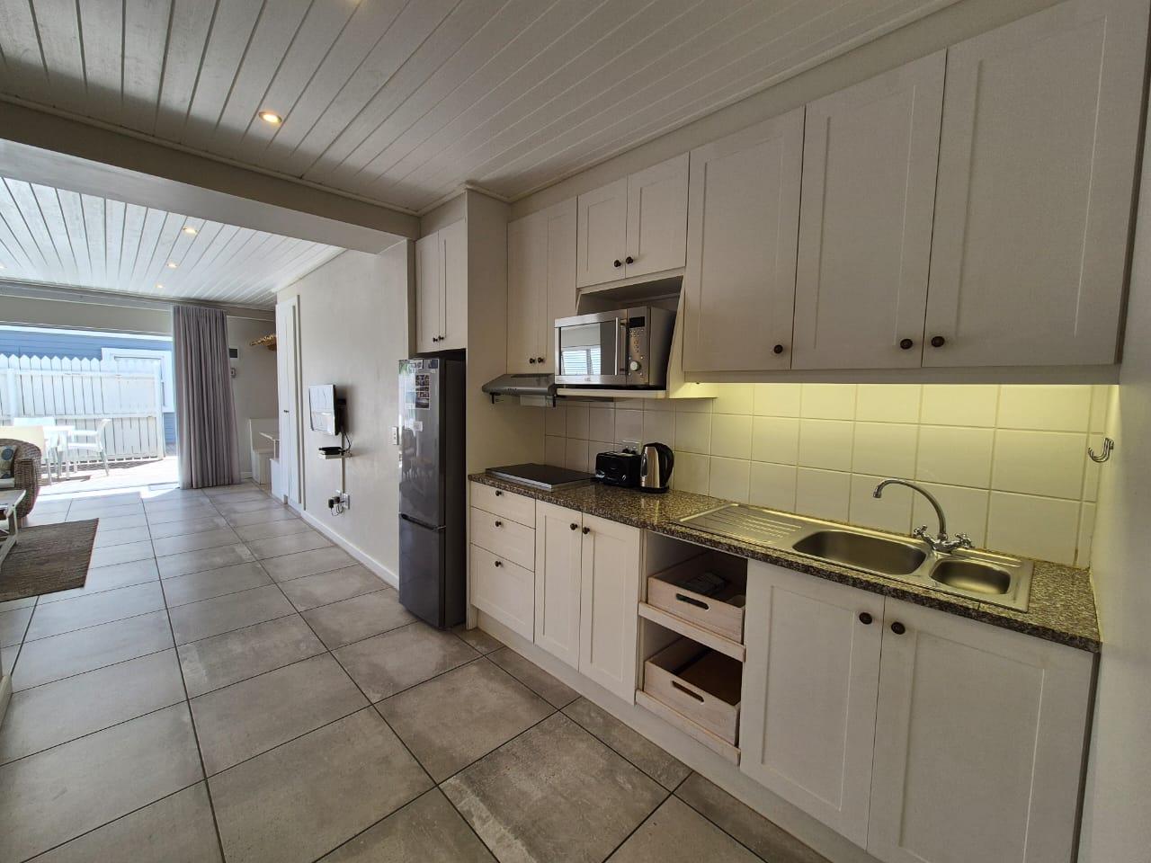 Image 4 of 6