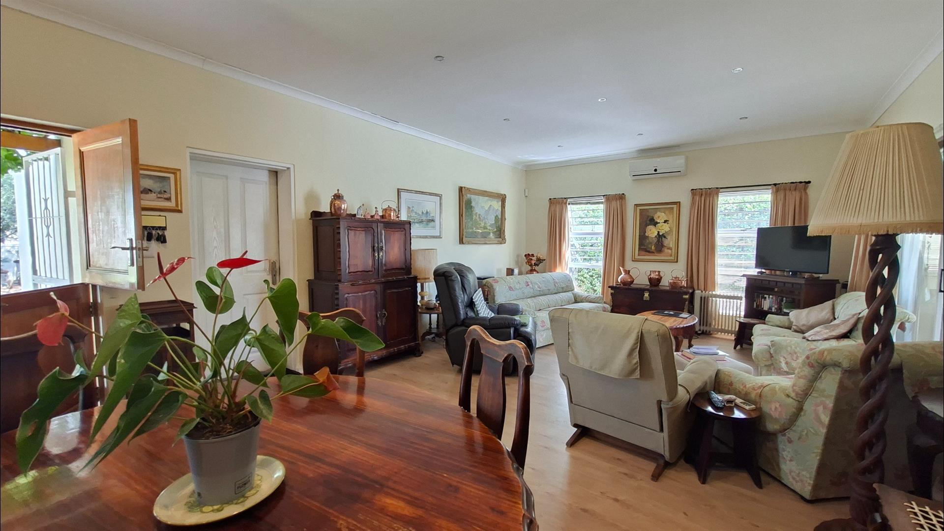 Image 4 of 6