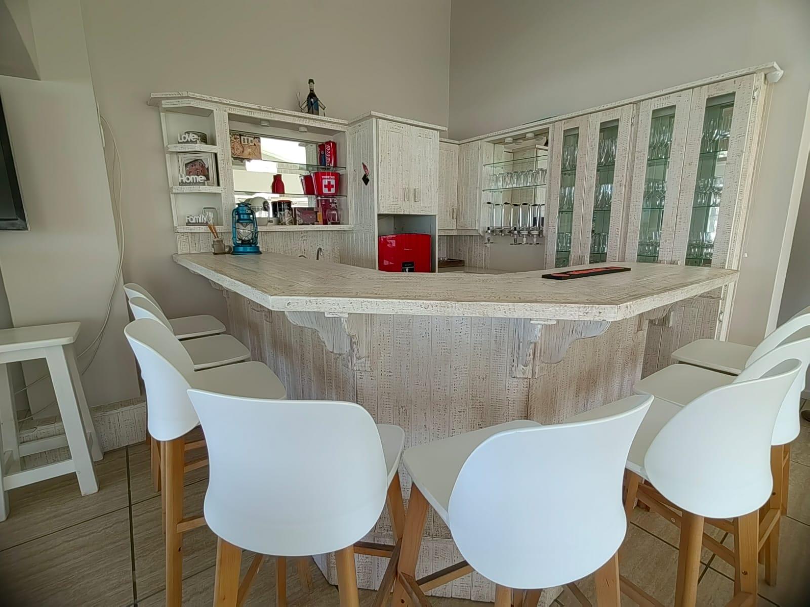 Image 4 of 6