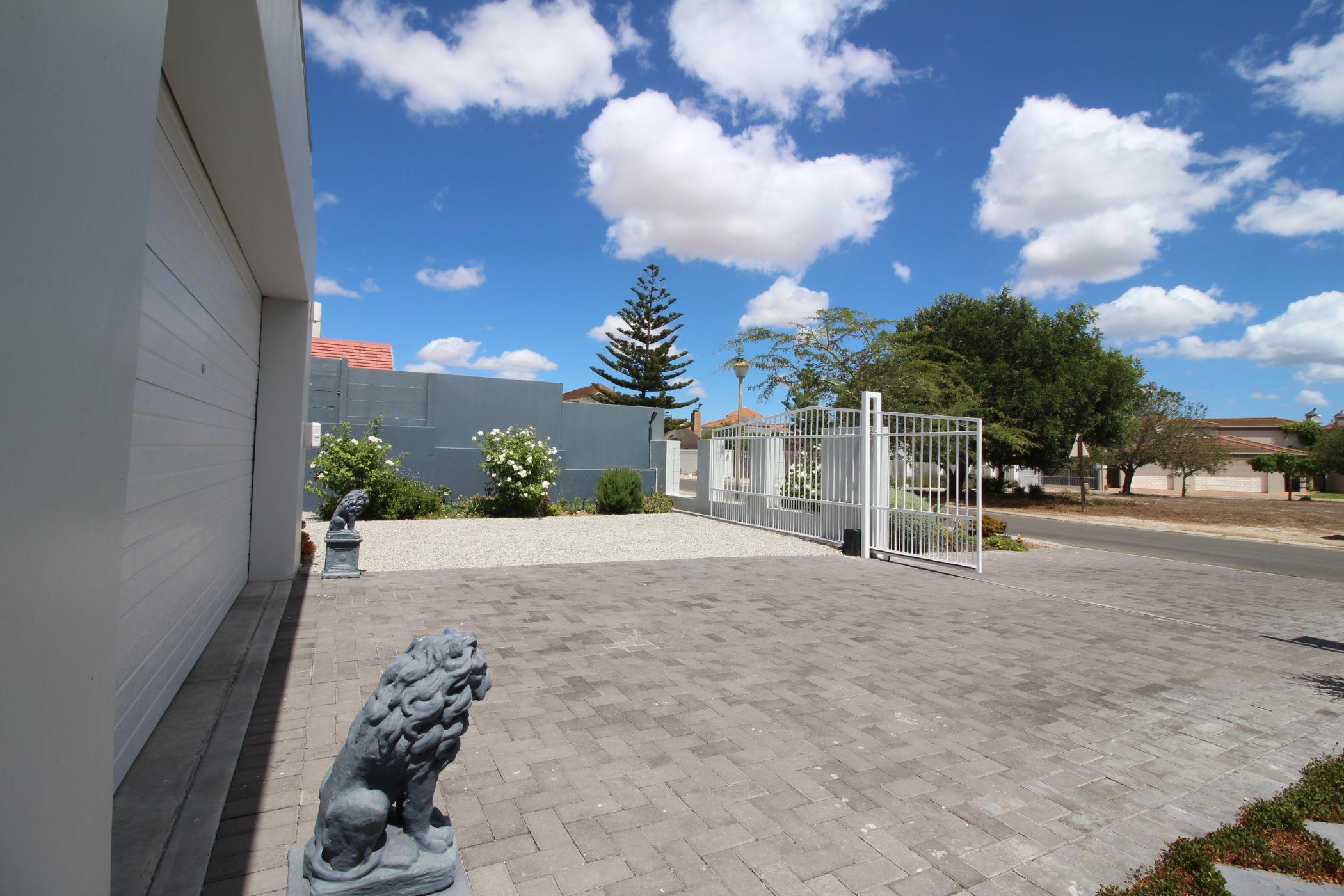 Image 4 of 6
