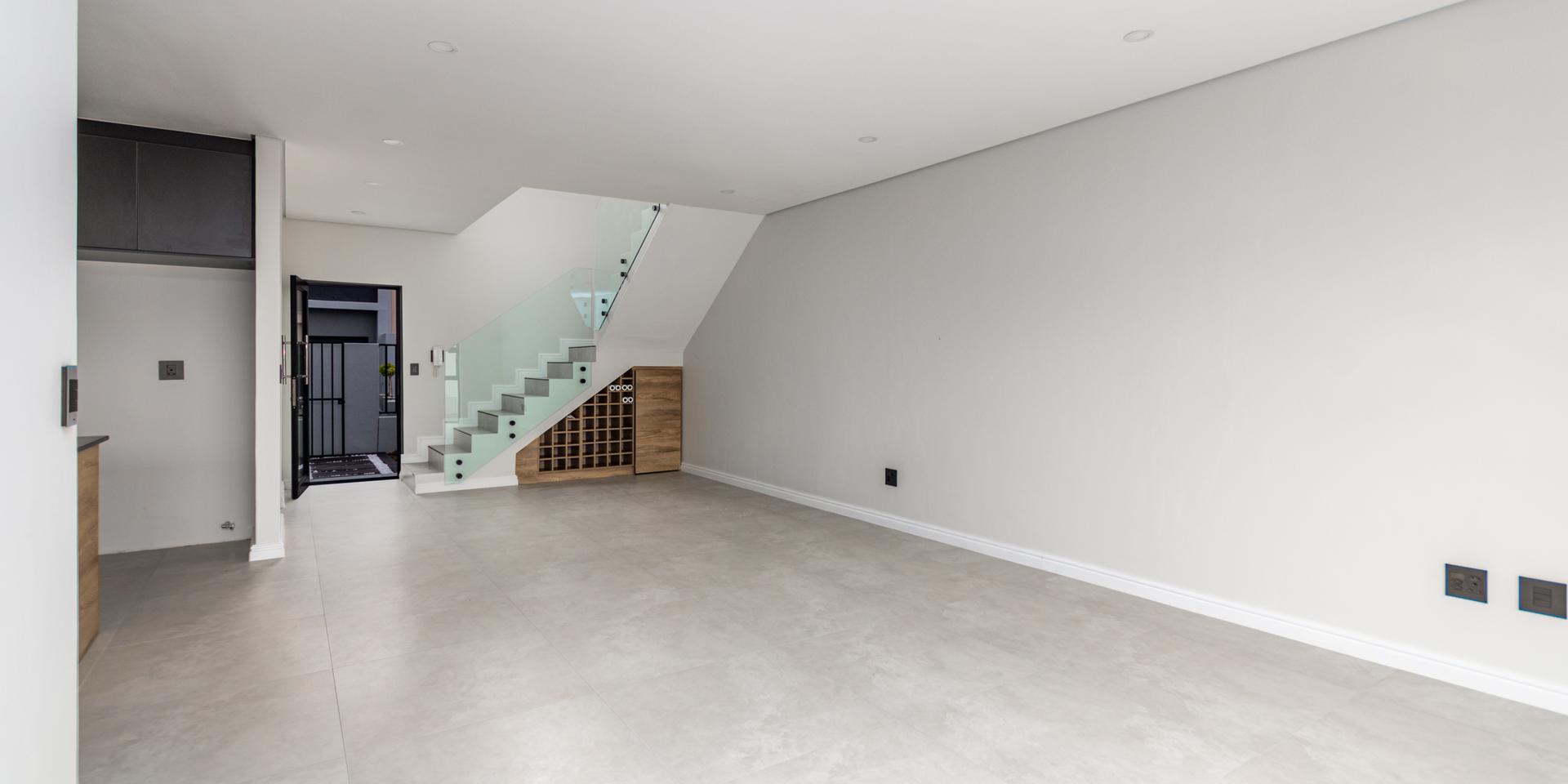 Image 4 of 6