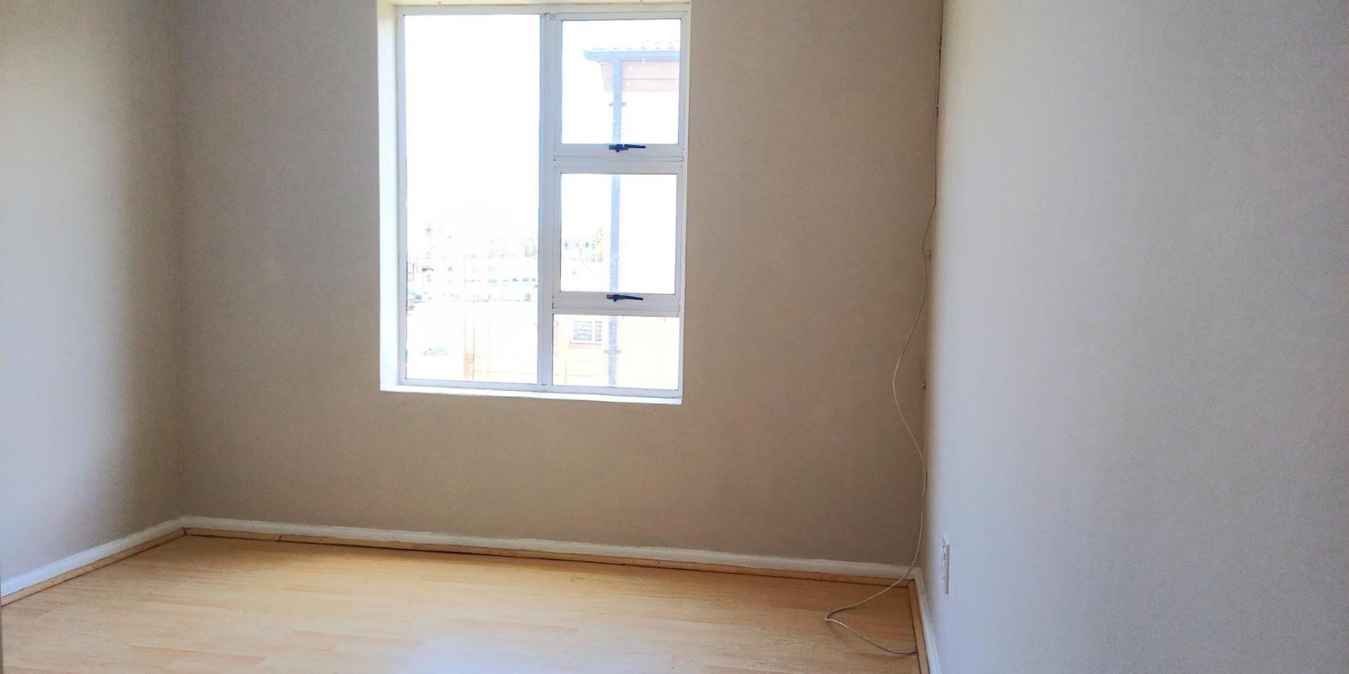 Image 5 of 6