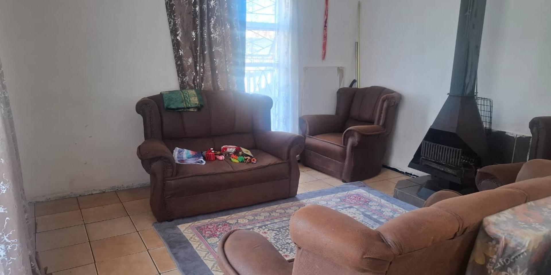 Image 3 of 6