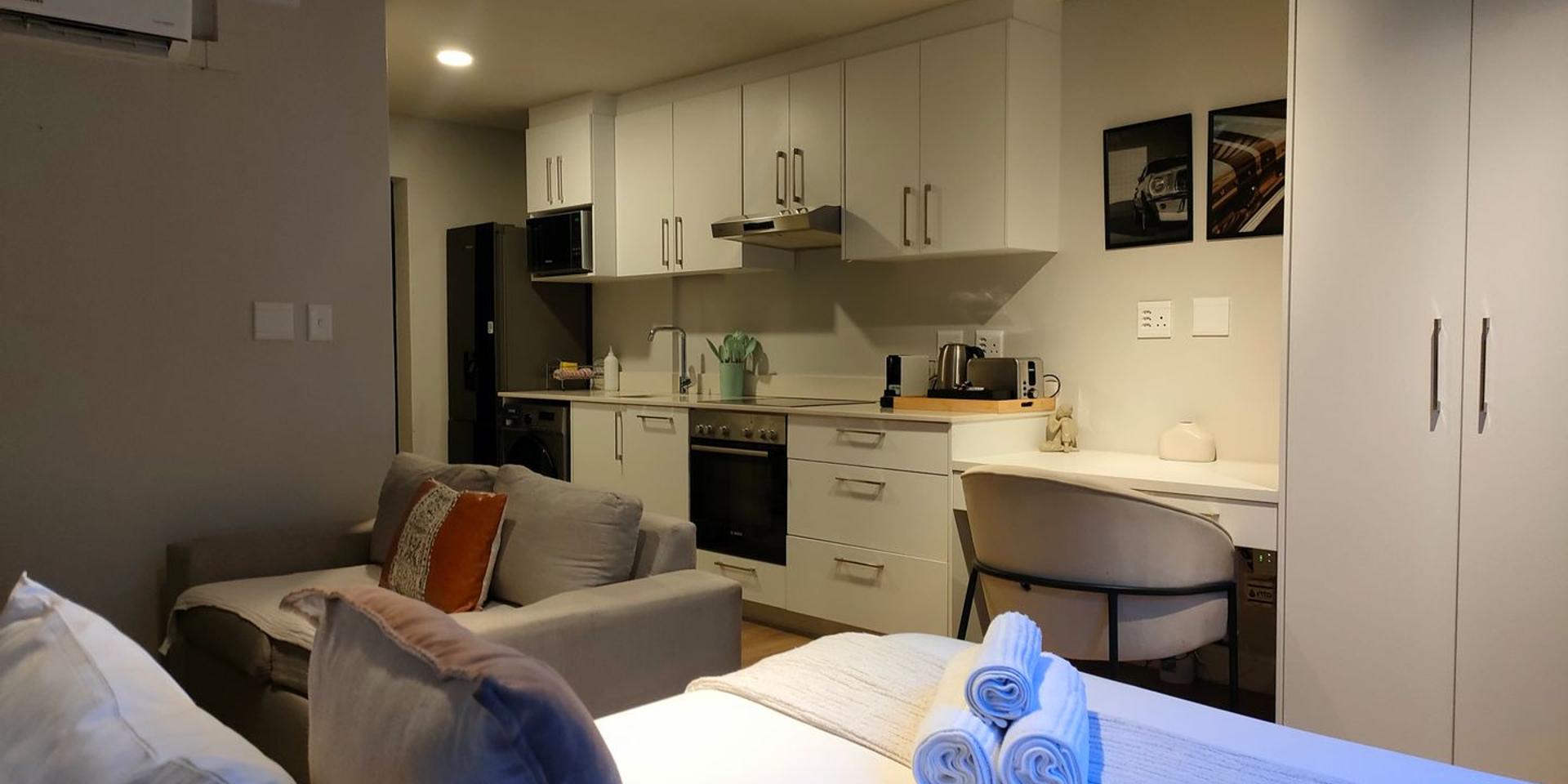 Image 4 of 6