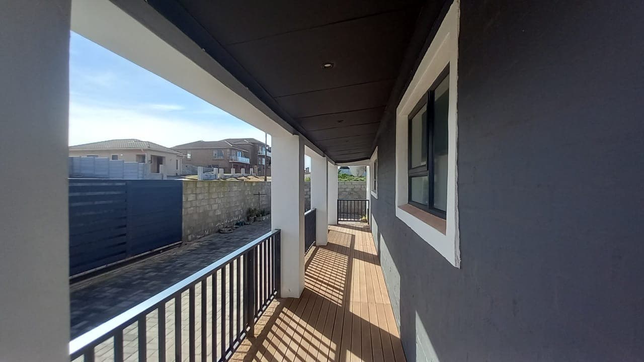 Image 2 of 6