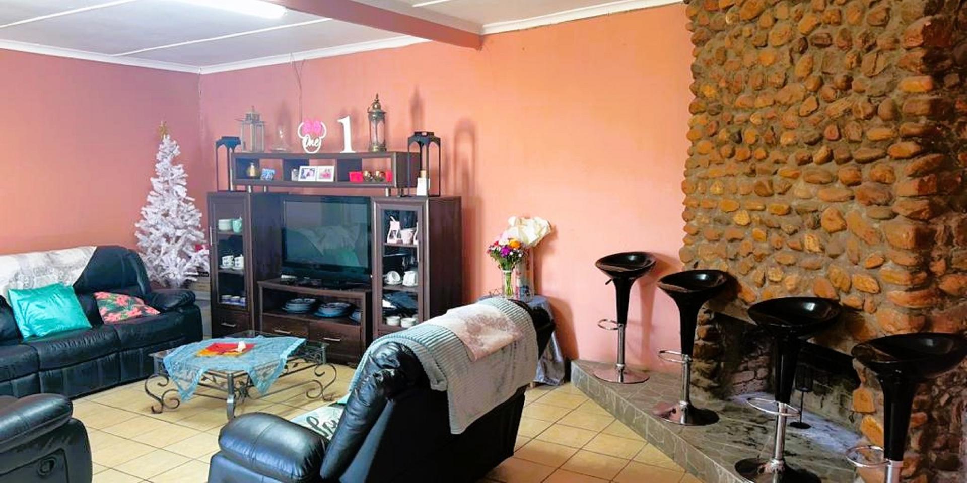 Image 4 of 6