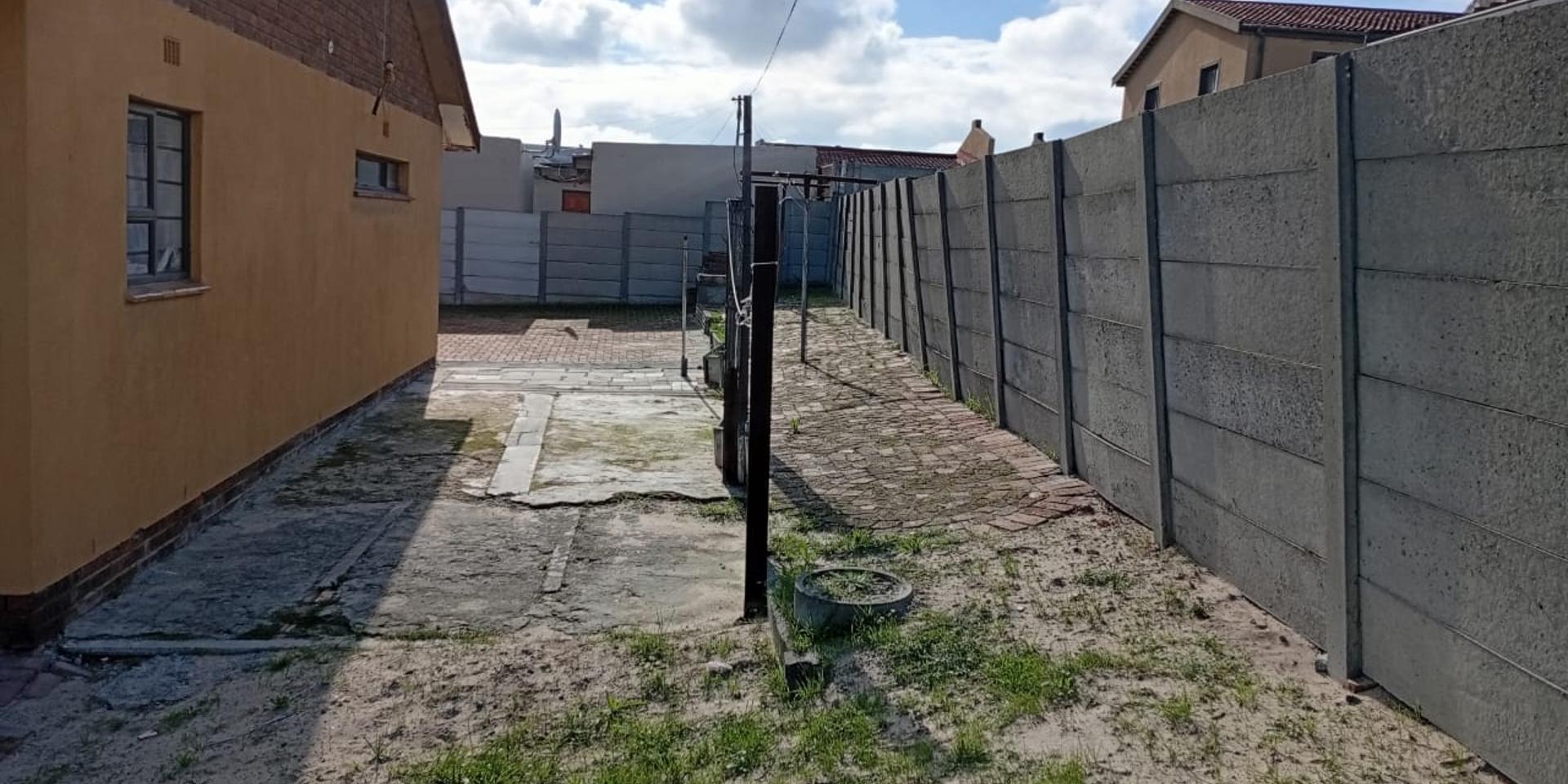 Image 2 of 6