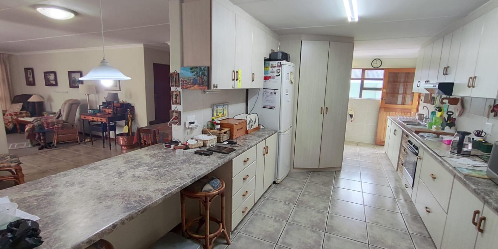 Image 4 of 6