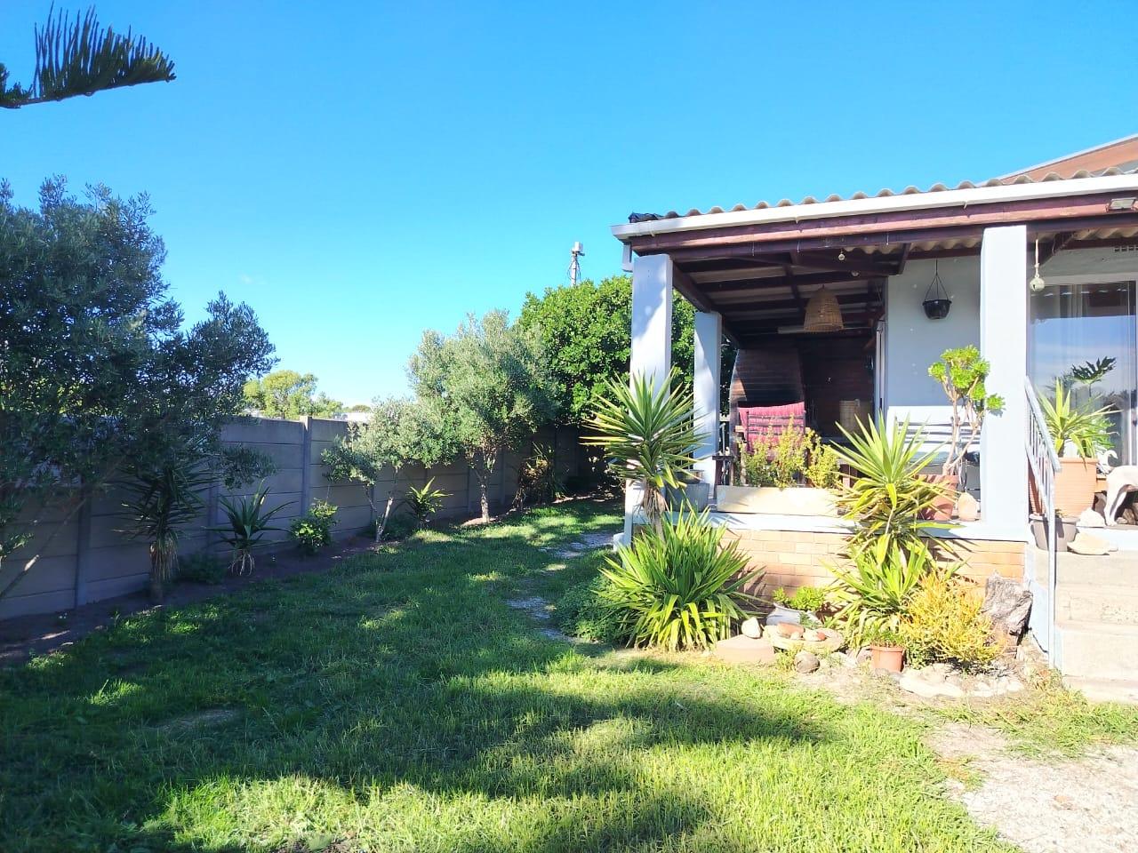Image 4 of 6