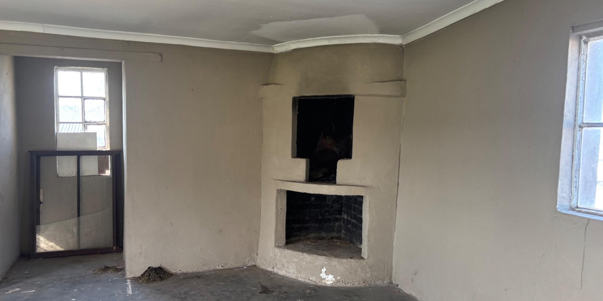 Image 2 of 6