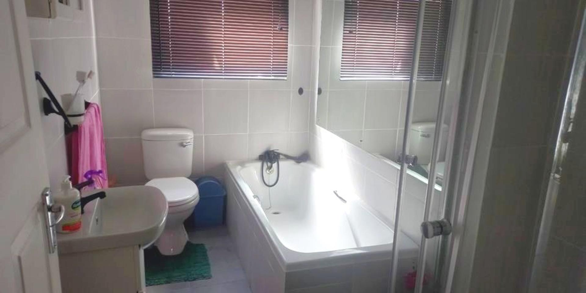 Image 4 of 6