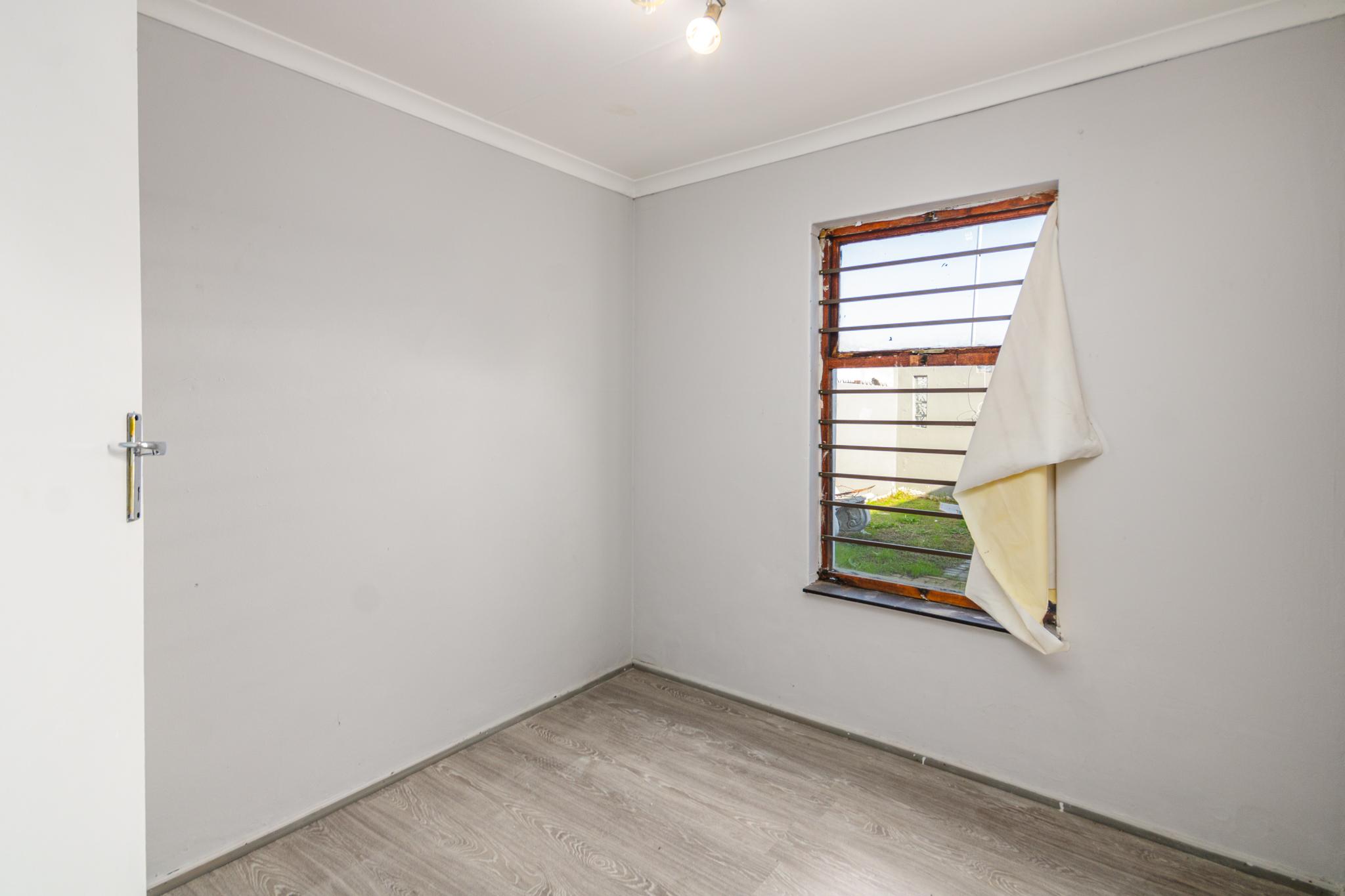 Image 5 of 6