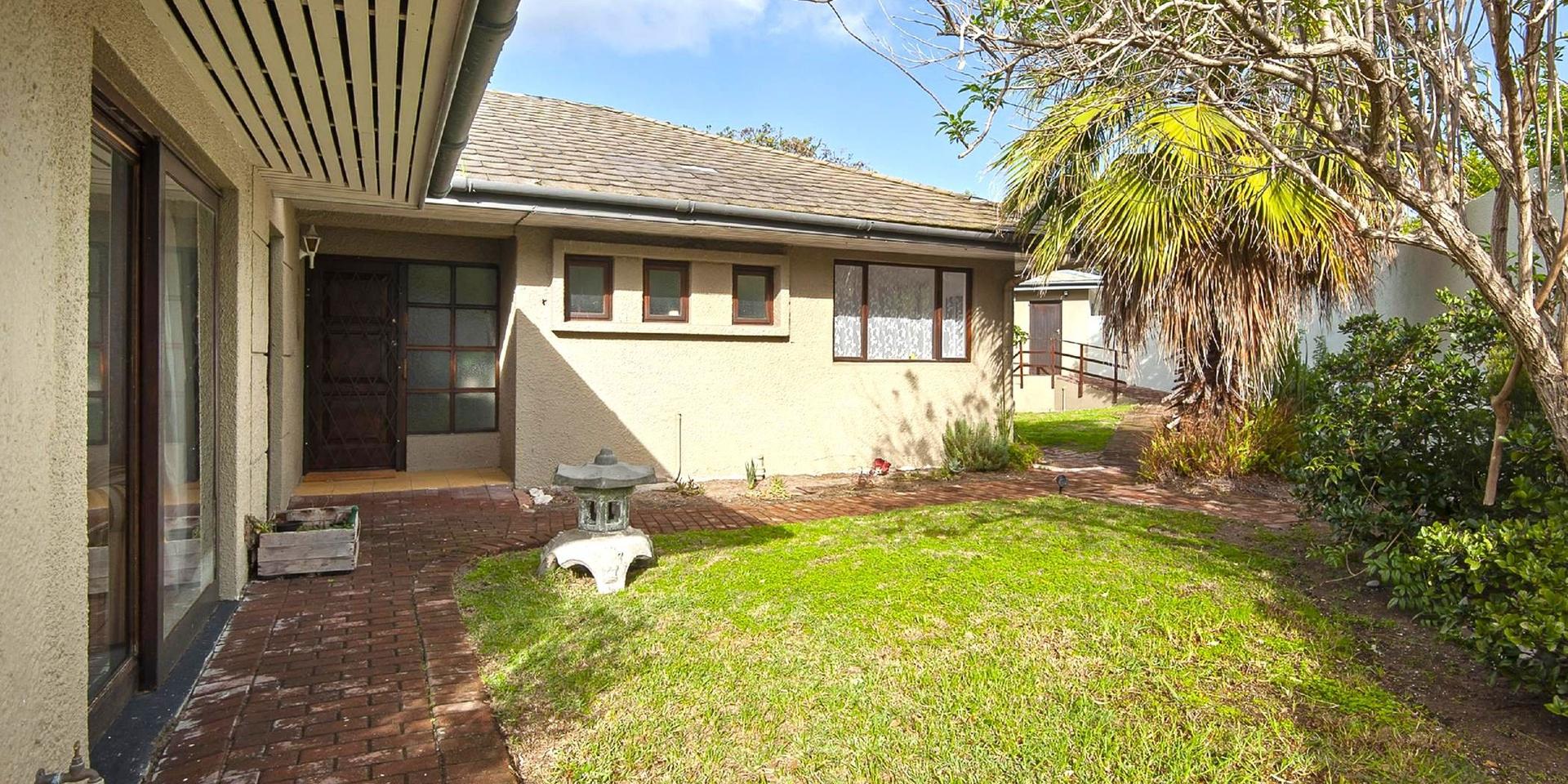 Image 4 of 6