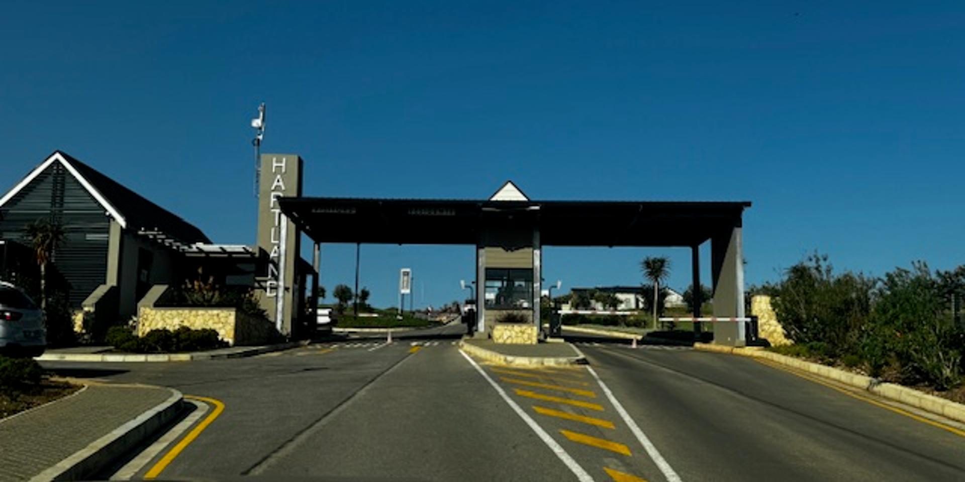 Image 2 of 6