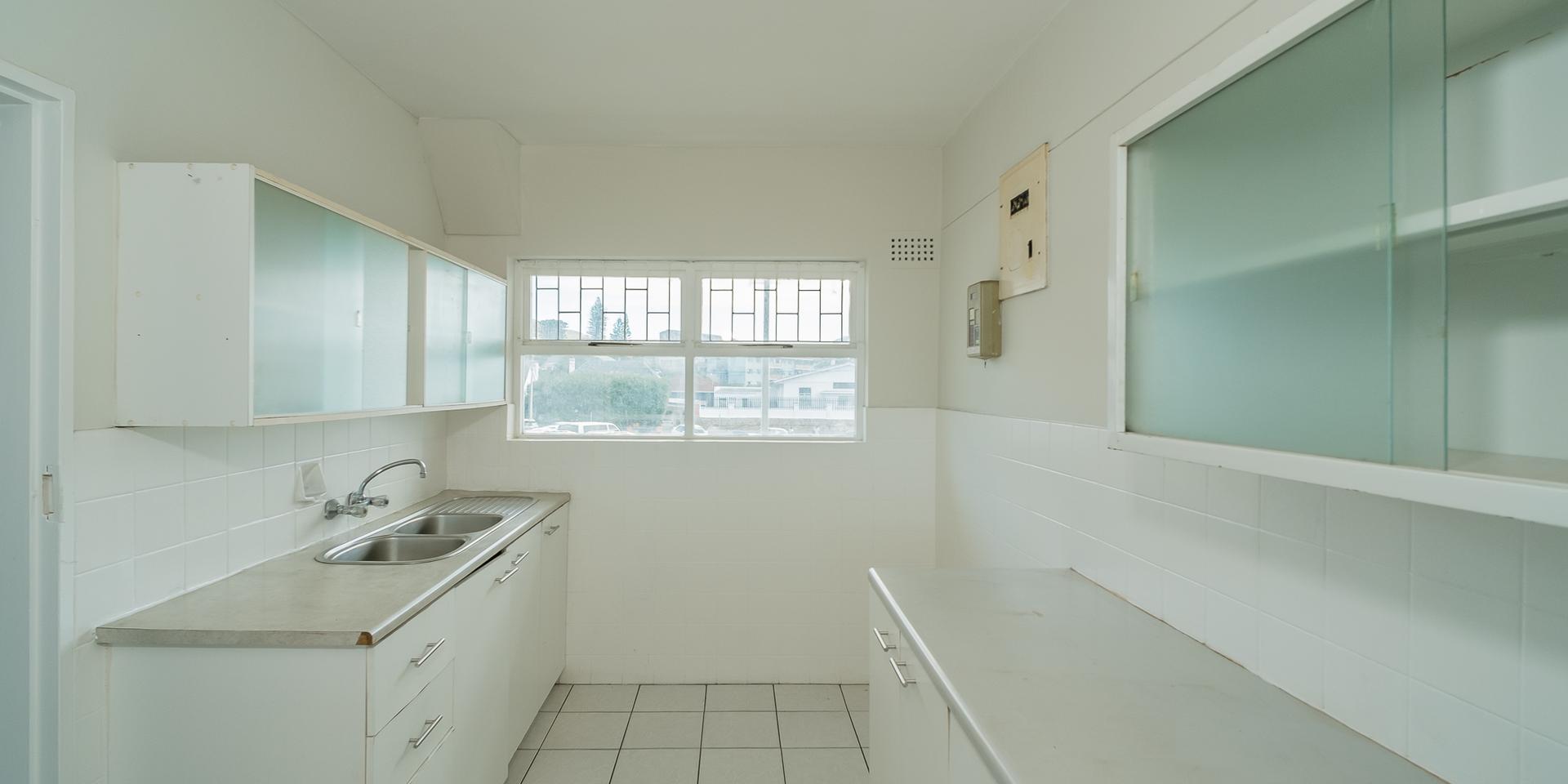 Image 5 of 6