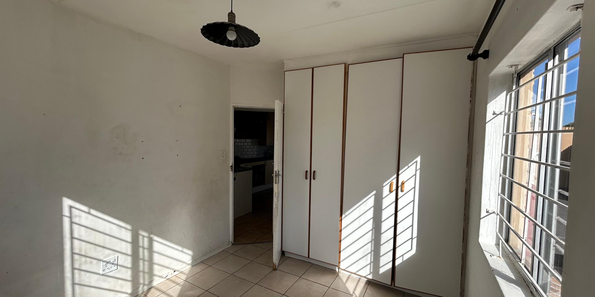 Image 5 of 6