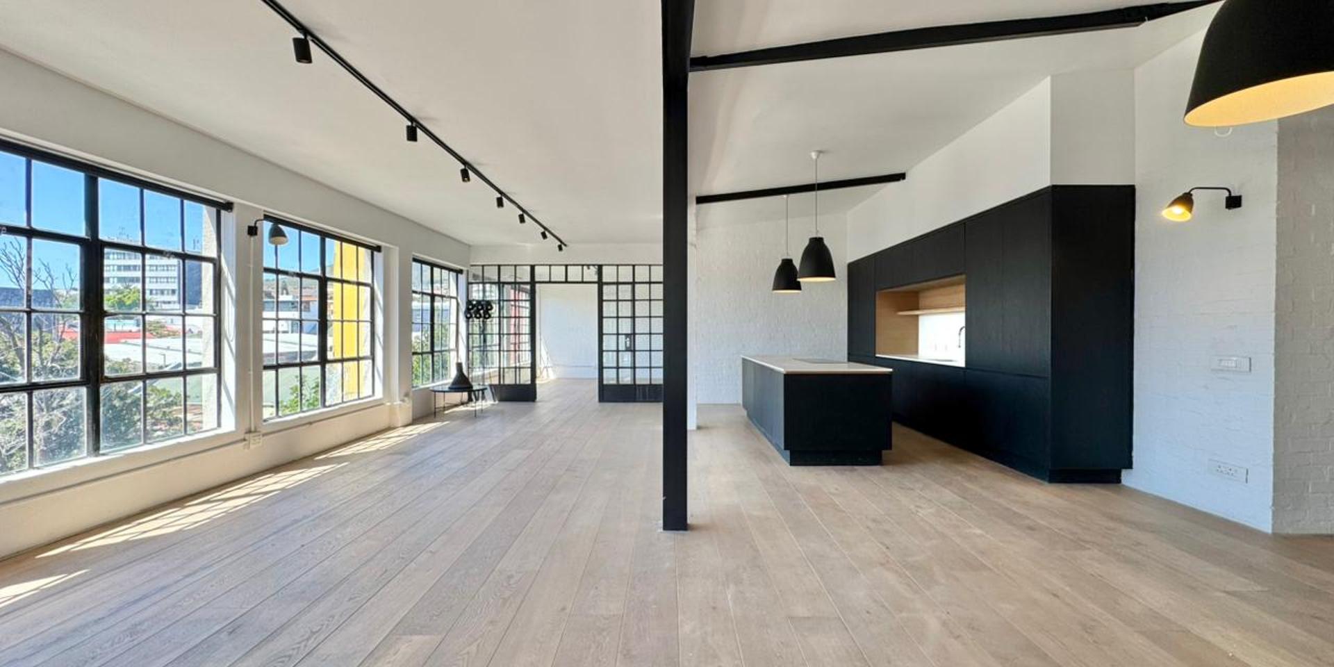 Image 2 of 6