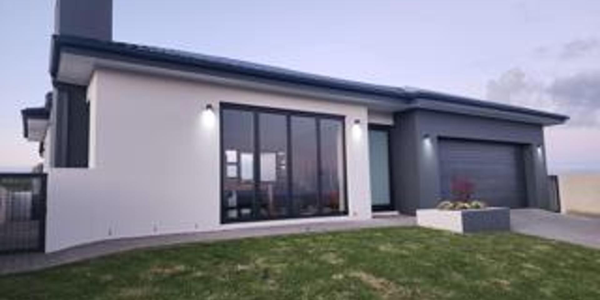 Image 2 of 6