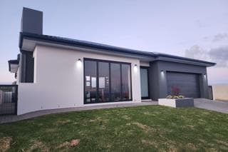 Image 2 of 6