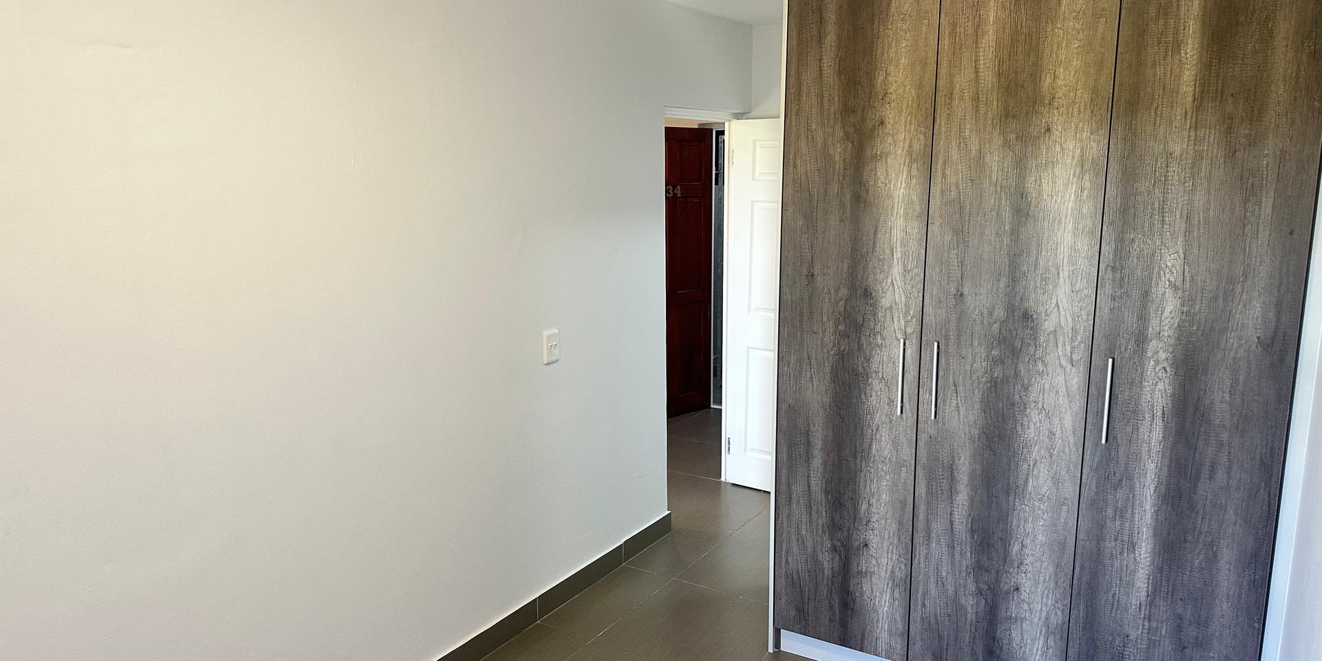 Image 4 of 6