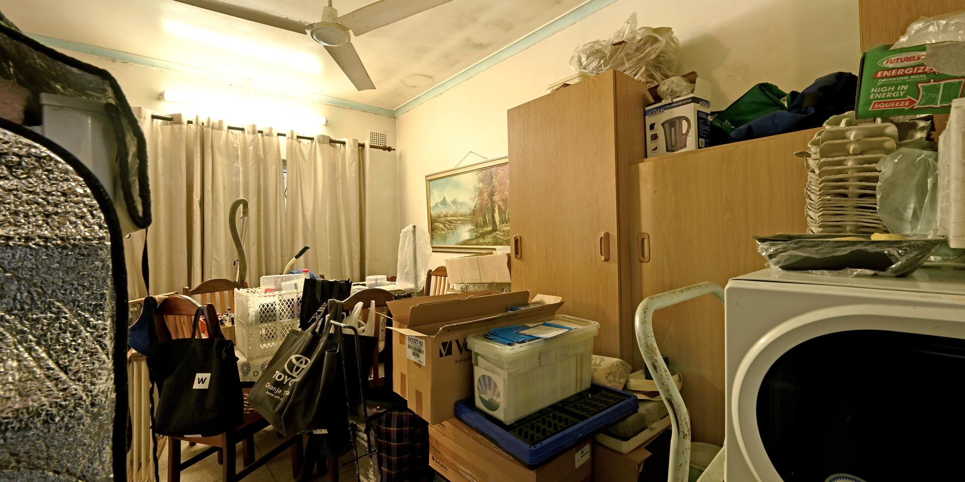 Image 3 of 6