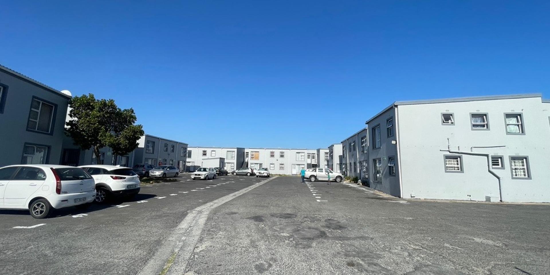 Image 4 of 6