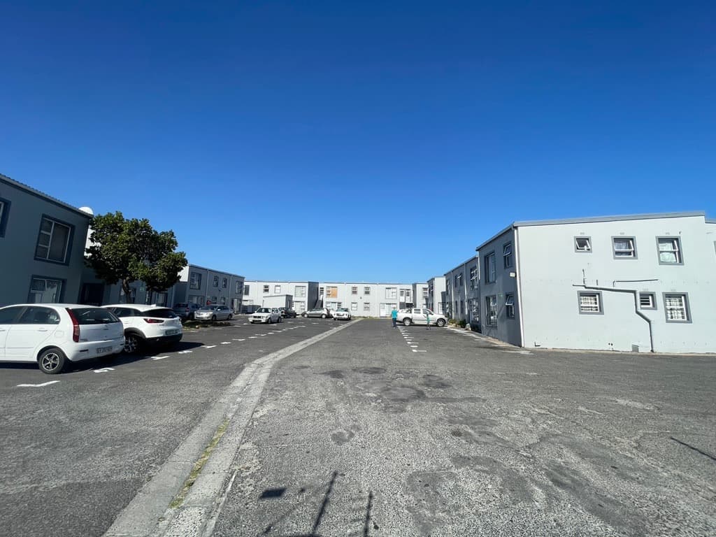 Image 4 of 6