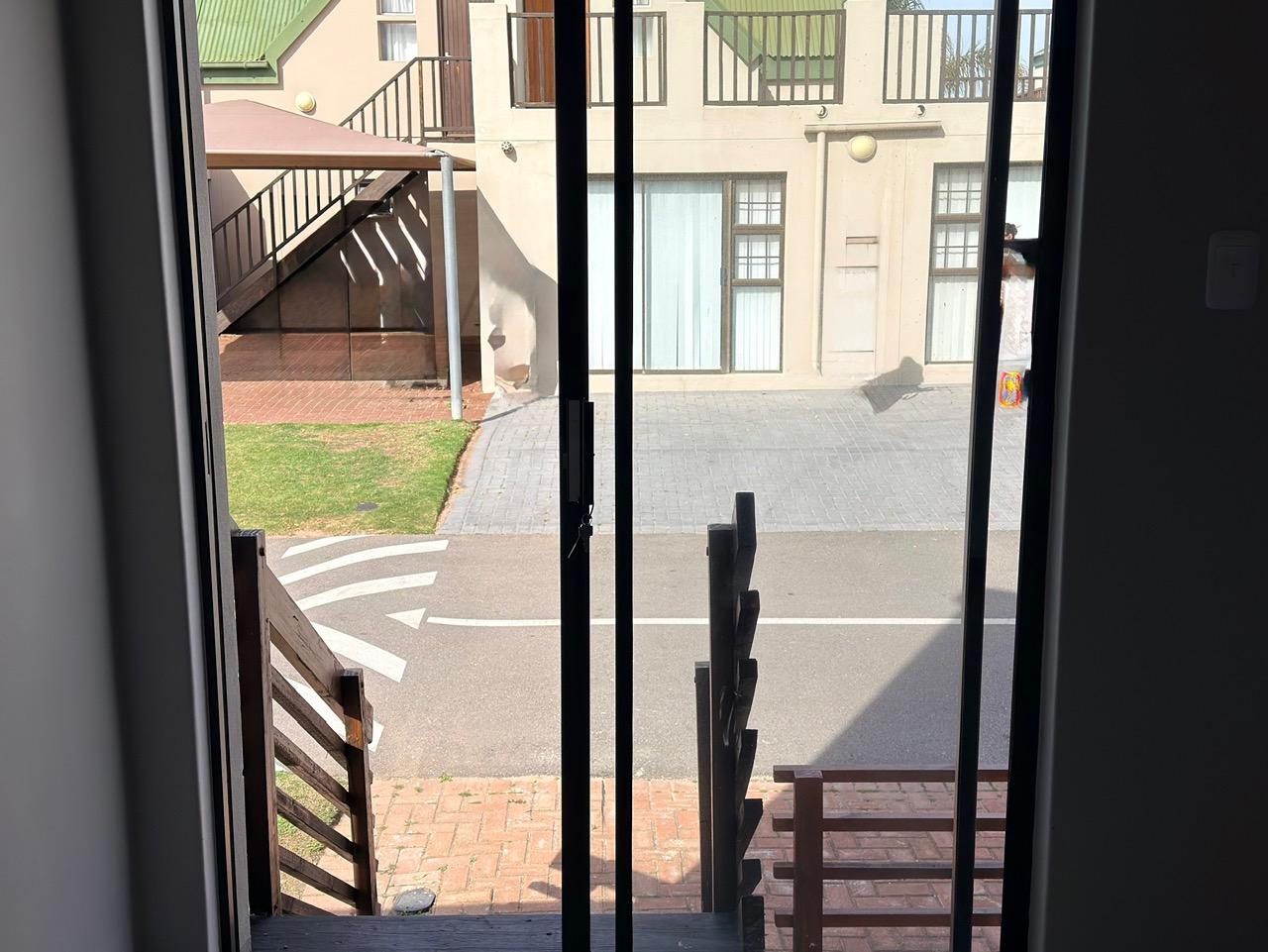 Image 4 of 6