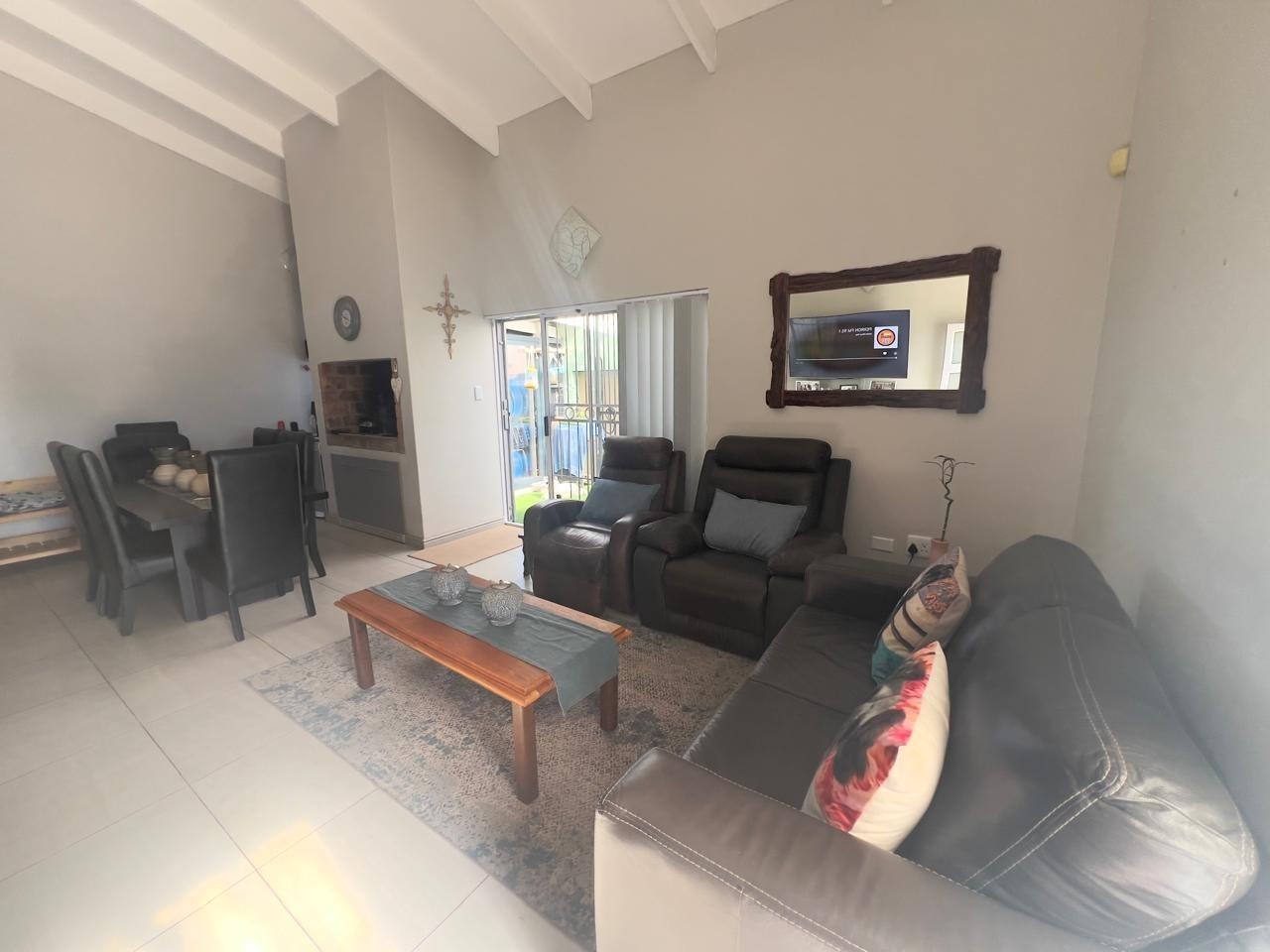 Image 3 of 6