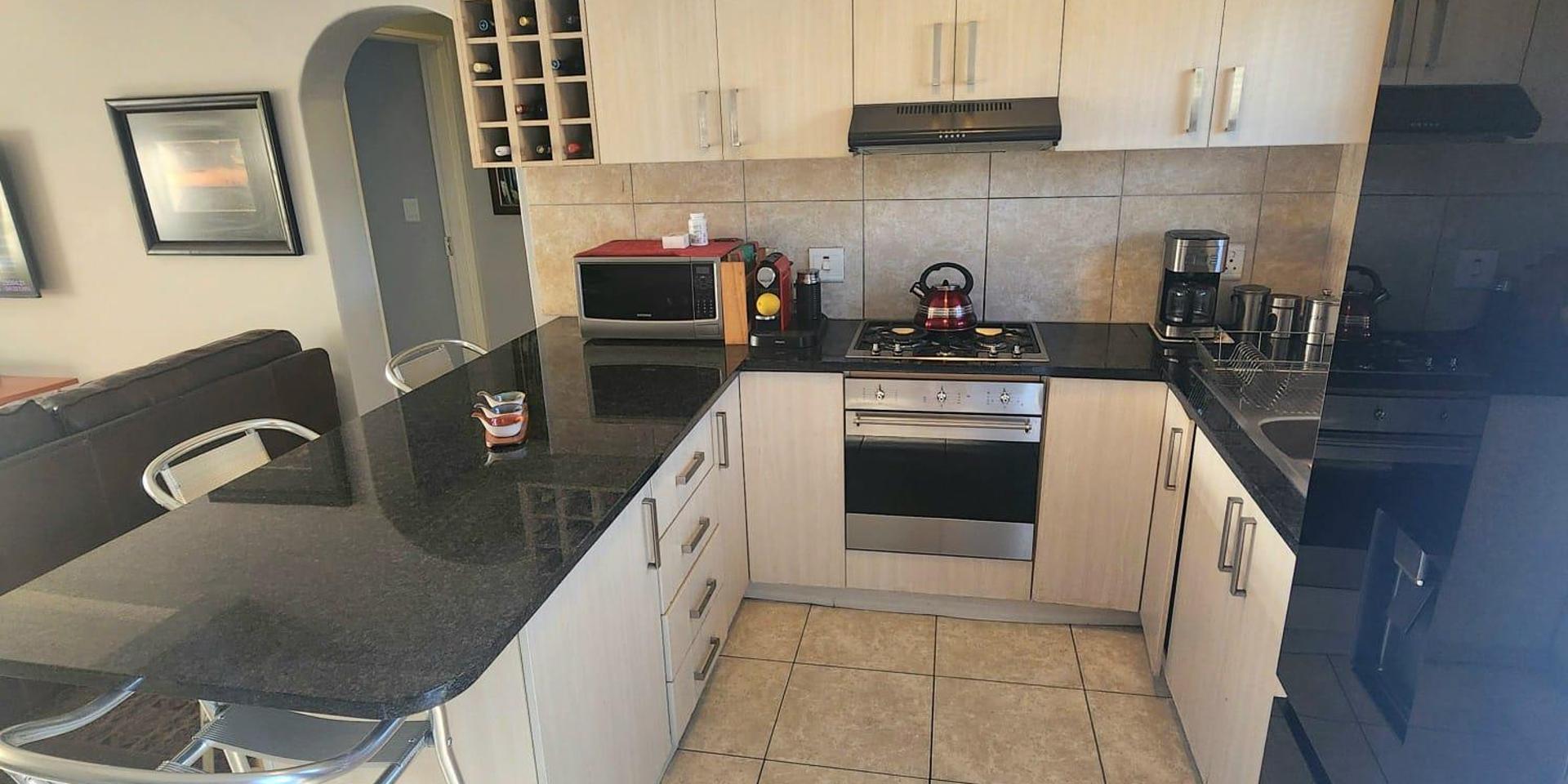 Image 4 of 6