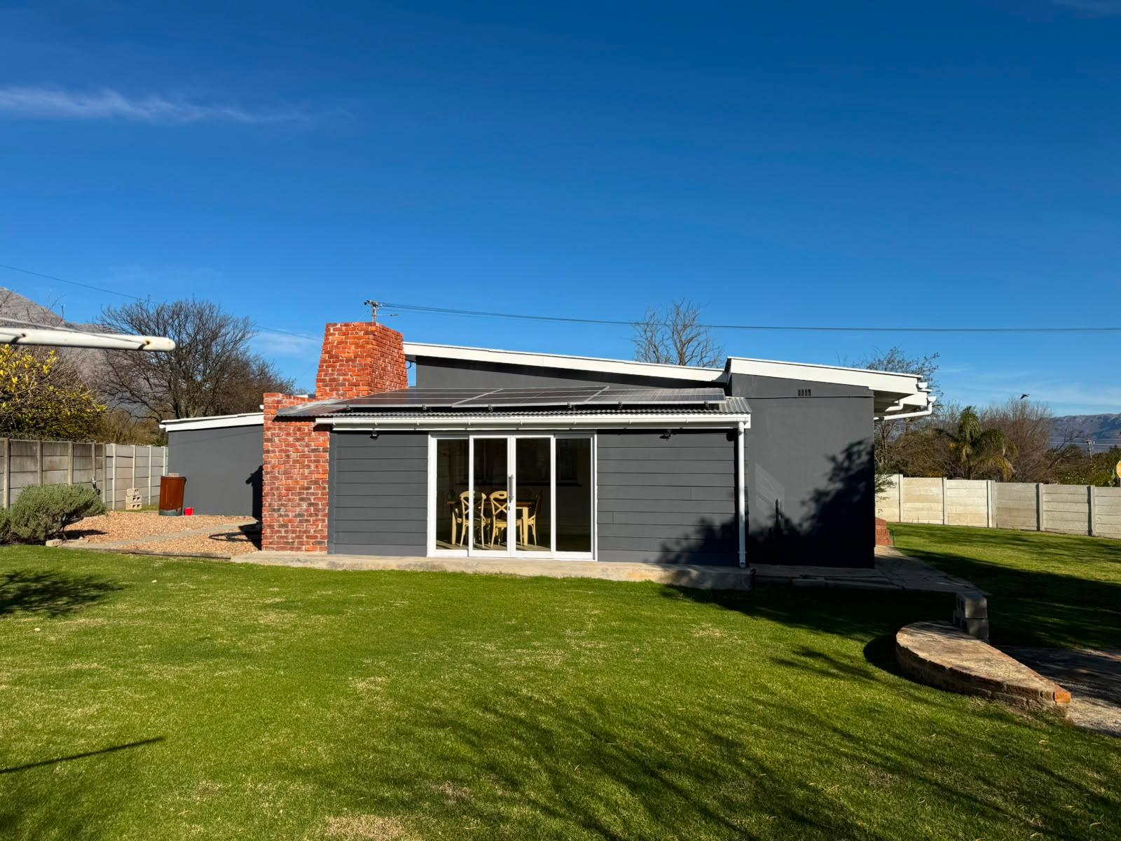 Image 4 of 6