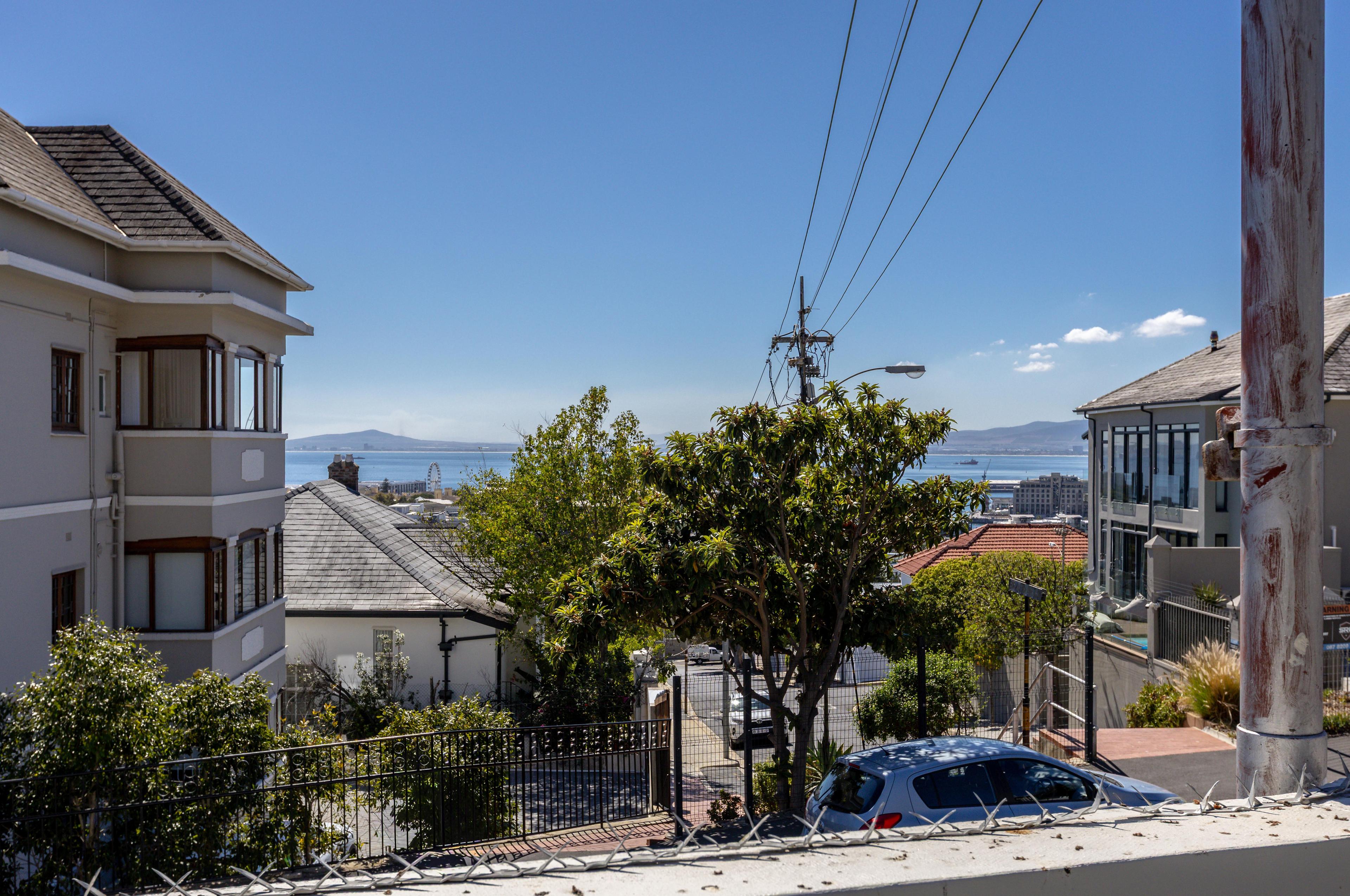 Image 4 of 6