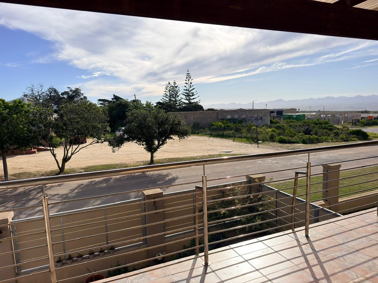 Image 2 of 6