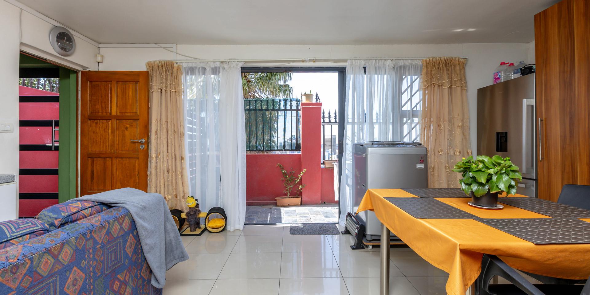 Image 4 of 6