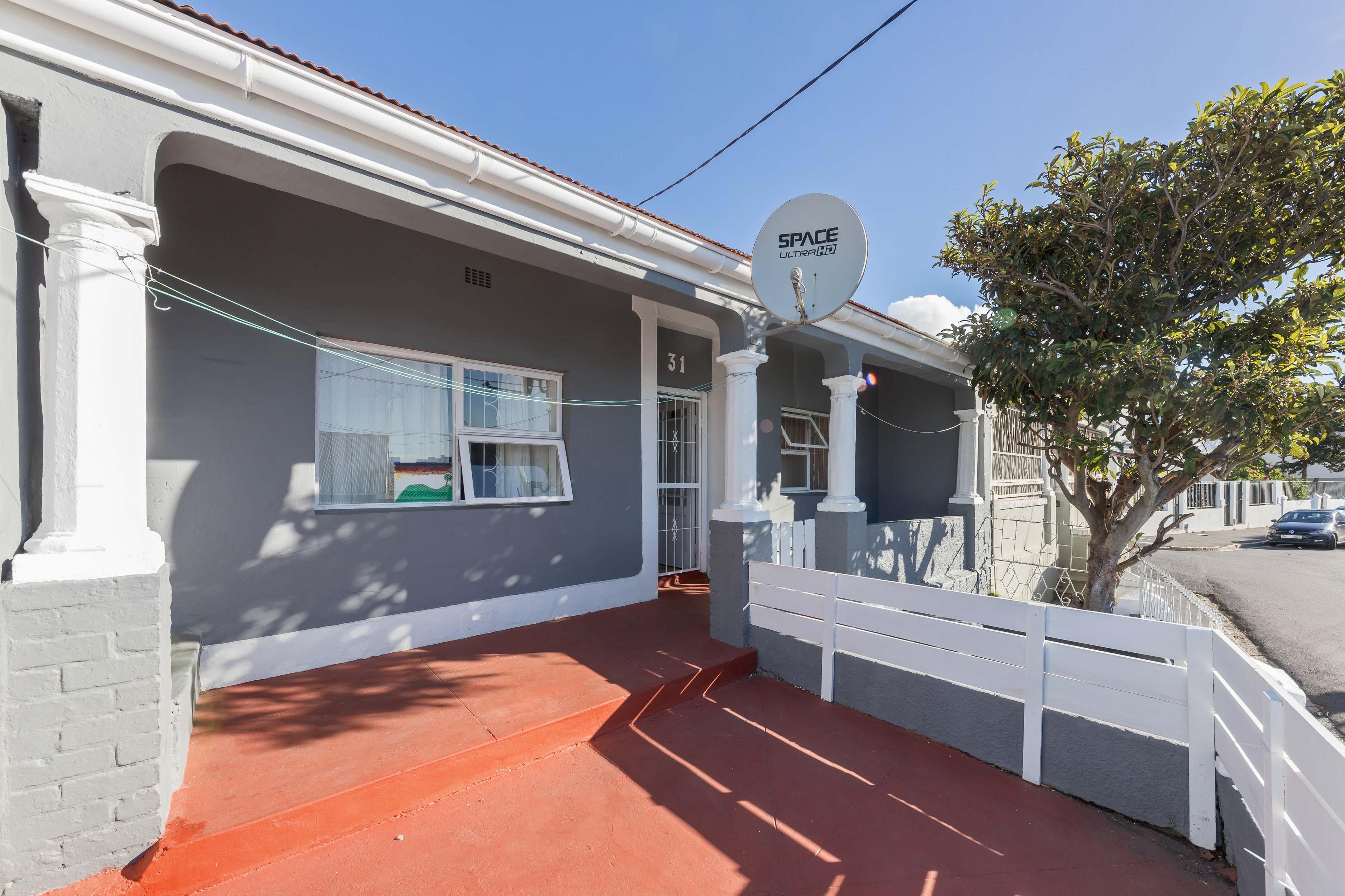 Image 1 of 6