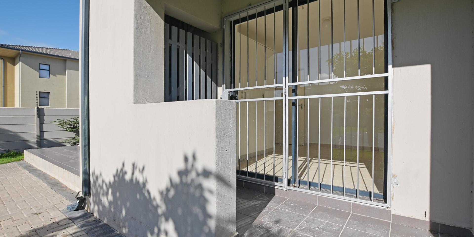 Image 2 of 6