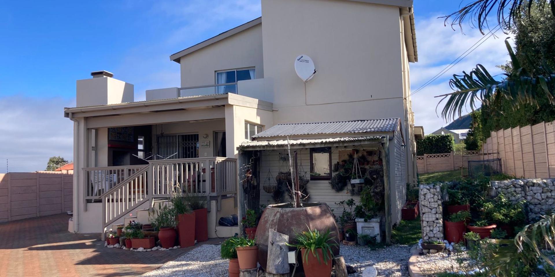 Image 4 of 6