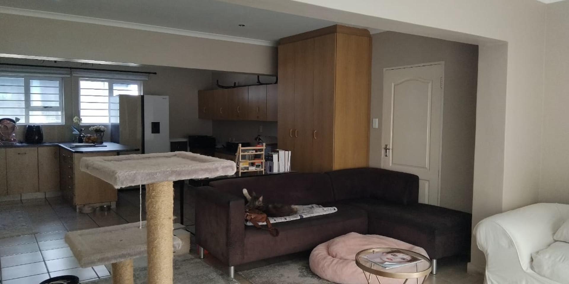 Image 2 of 6