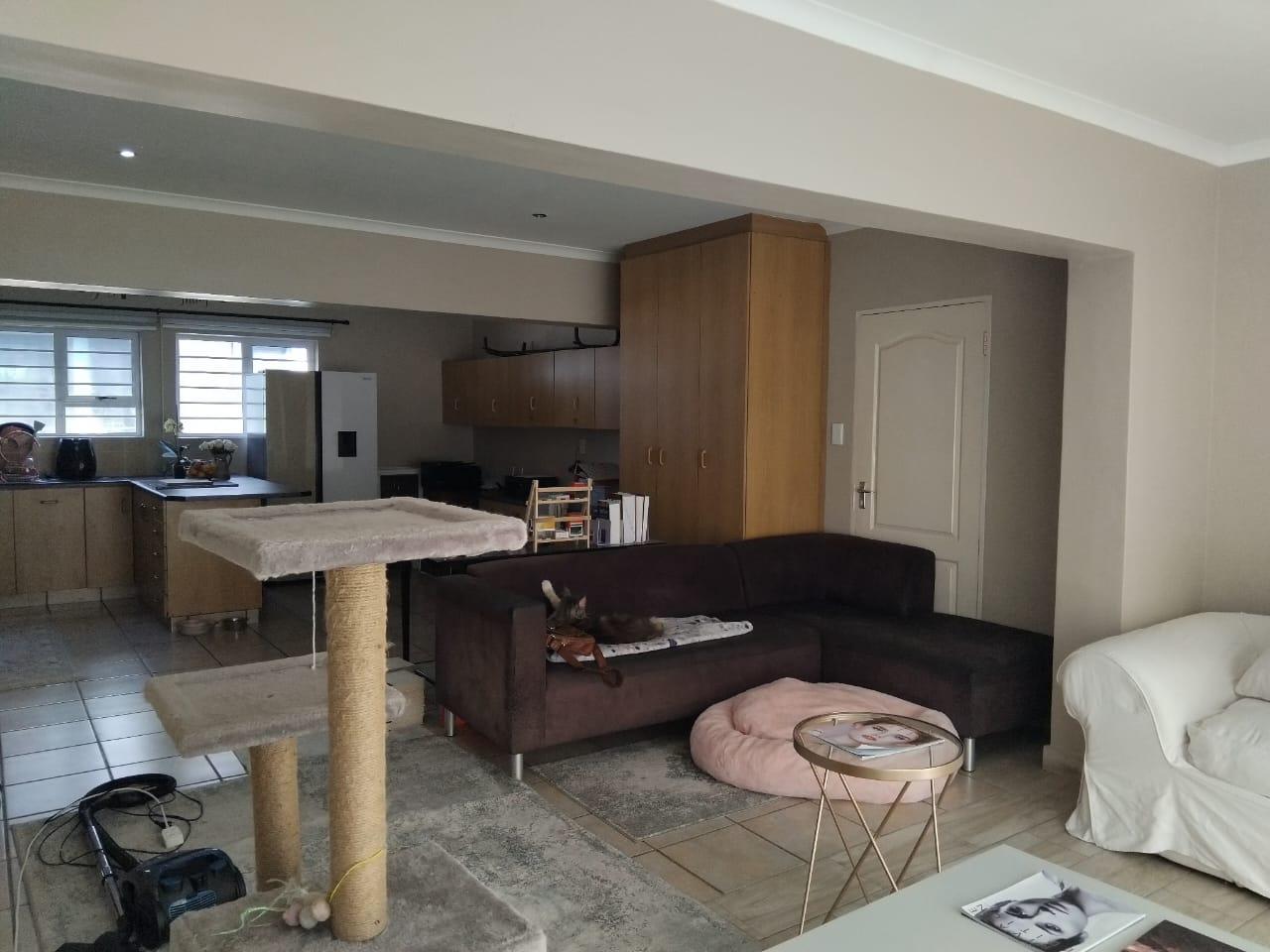 Image 2 of 6