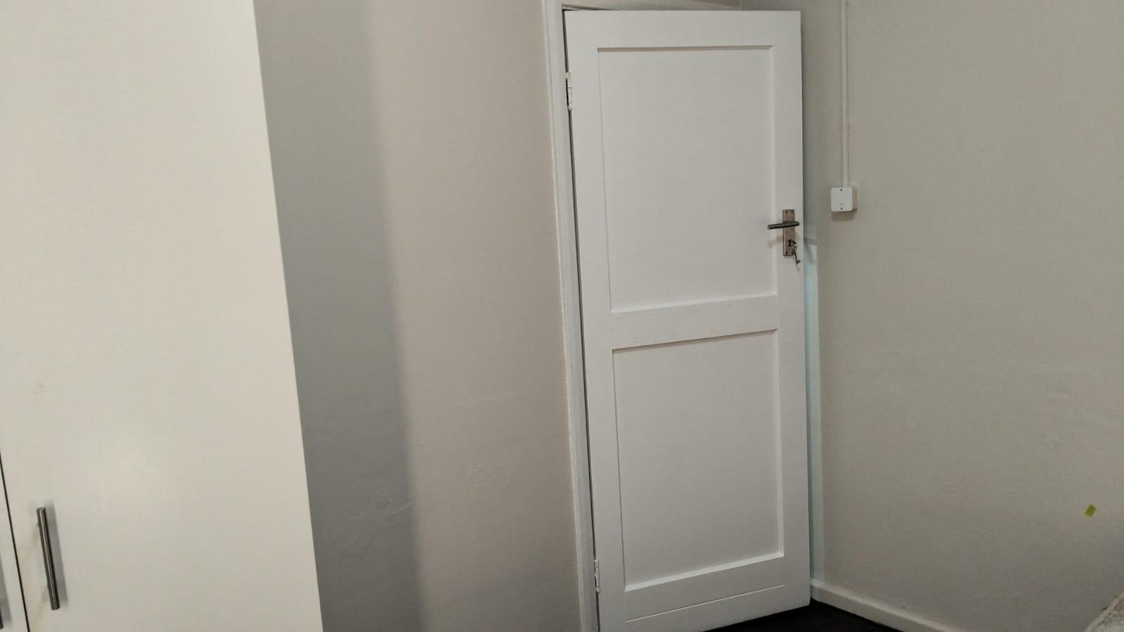 Image 4 of 6