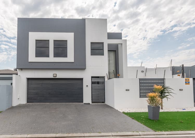 Main property image