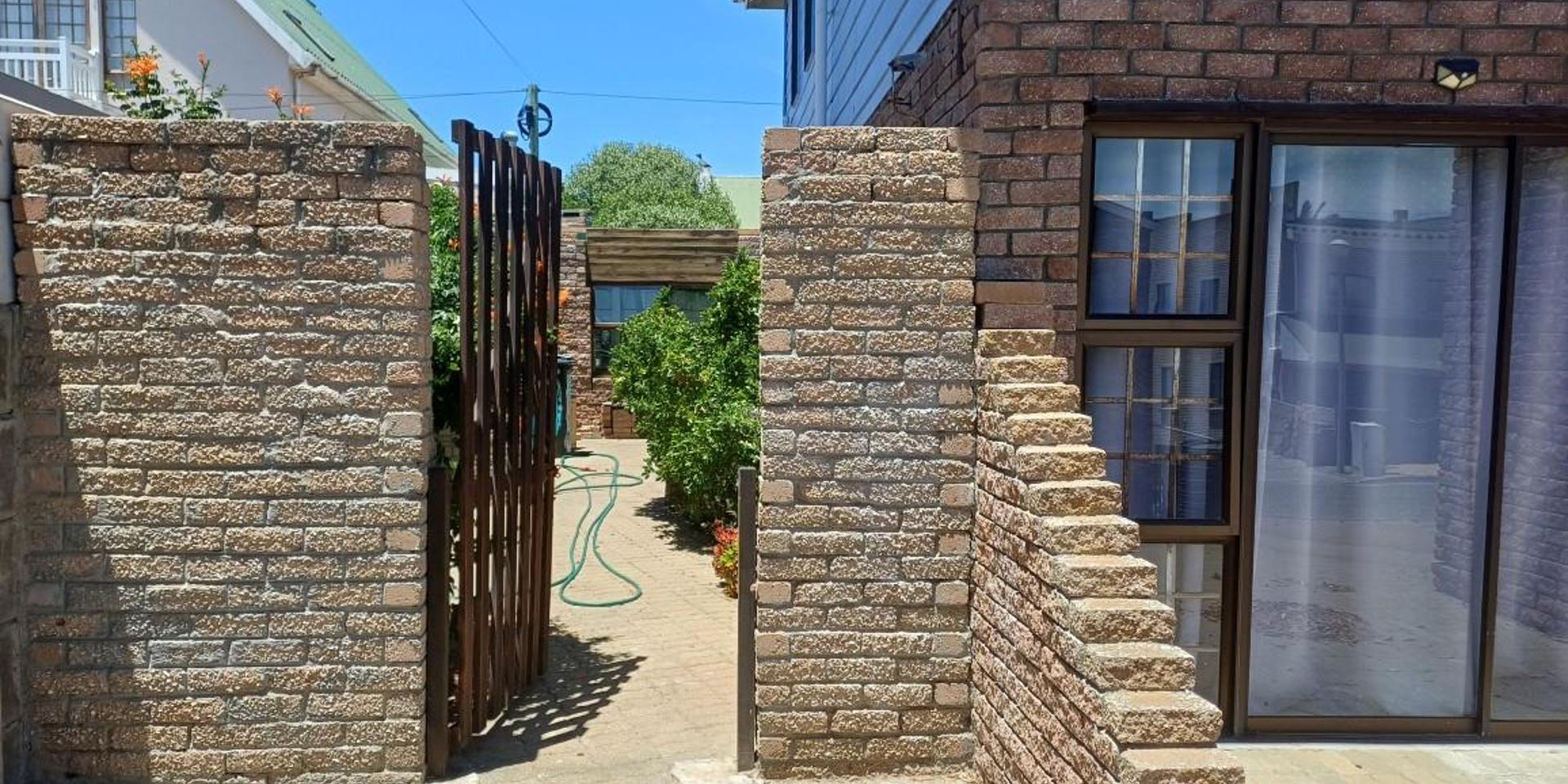 Image 3 of 6