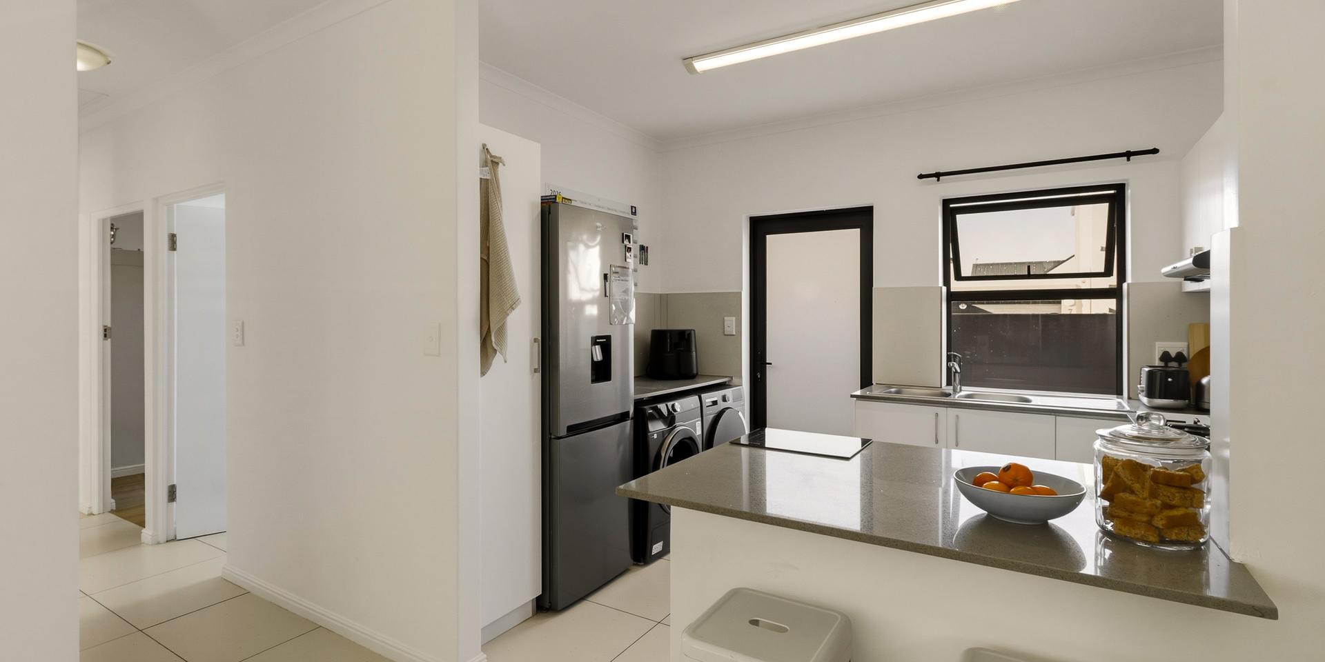 Image 3 of 6