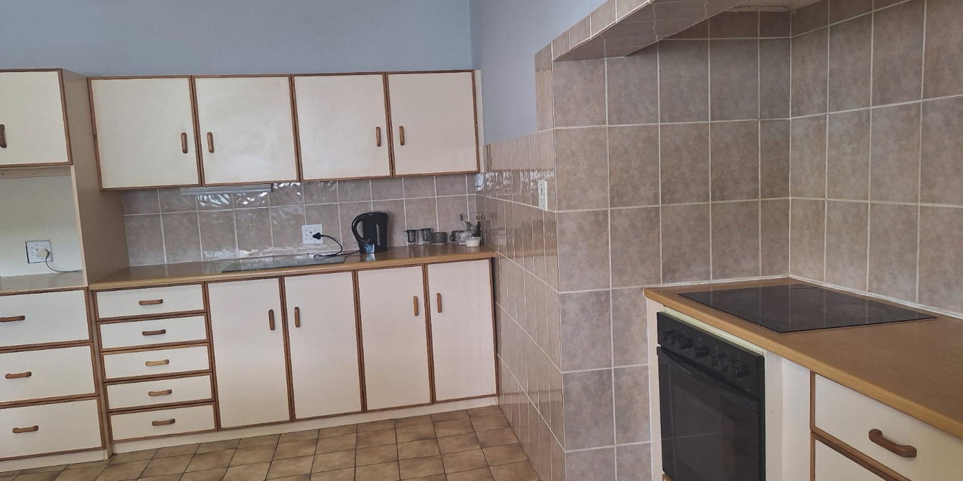 Image 4 of 6