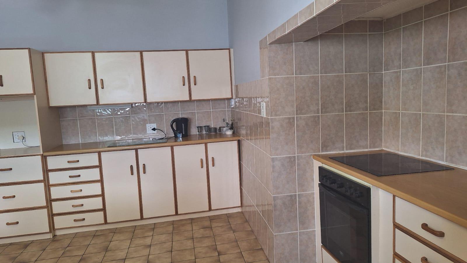 Image 4 of 6