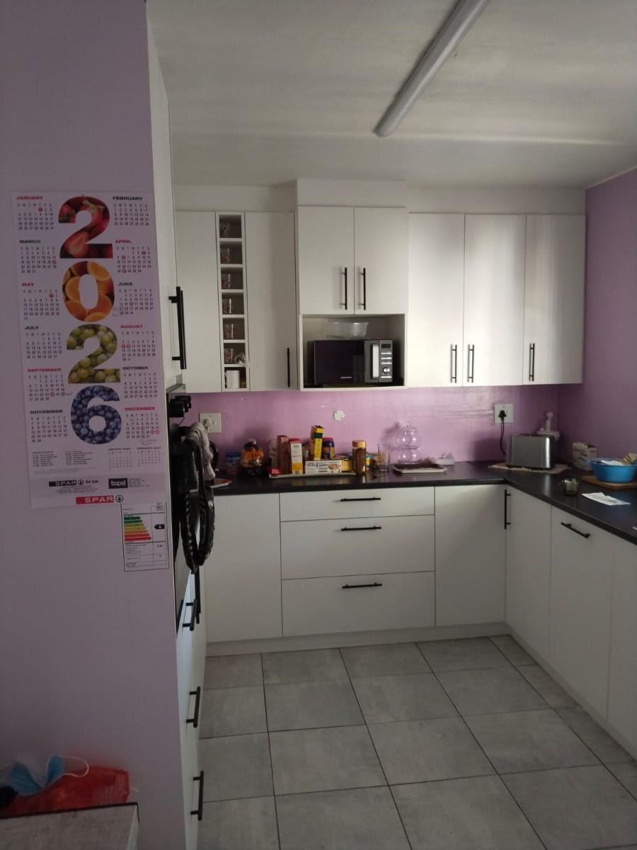 Image 5 of 6