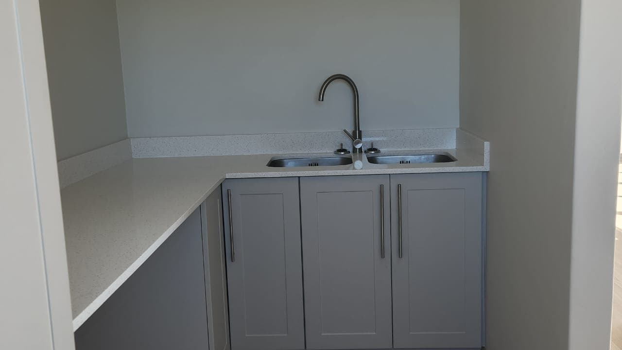 Image 4 of 6