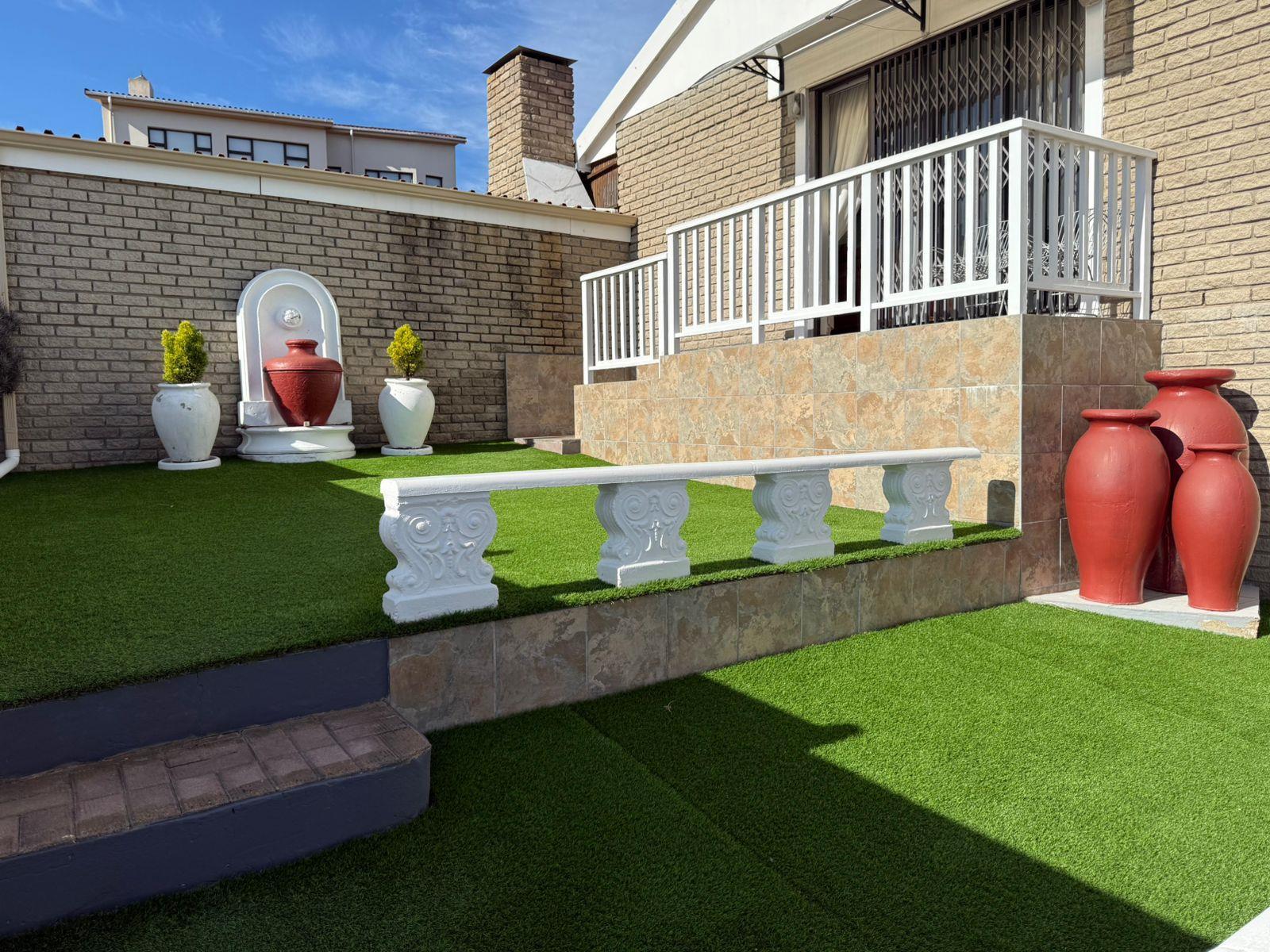 Image 4 of 6