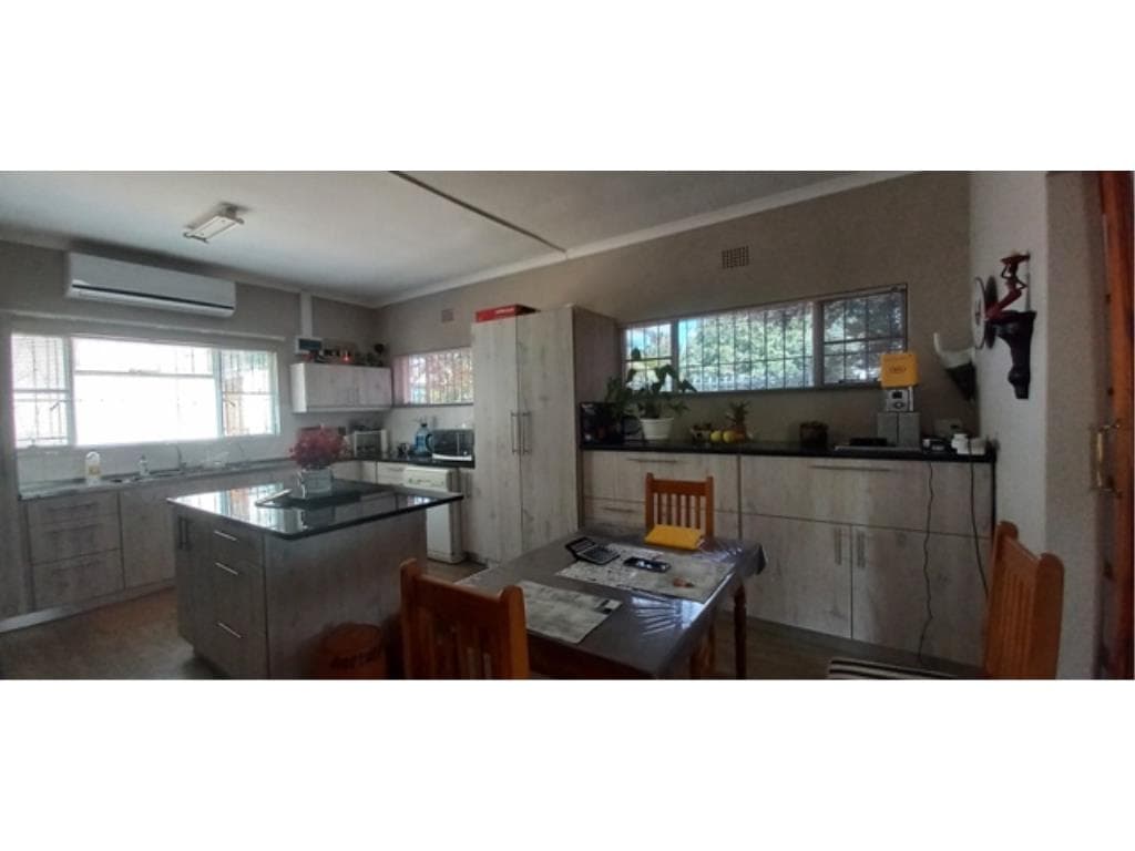 Image 2 of 6
